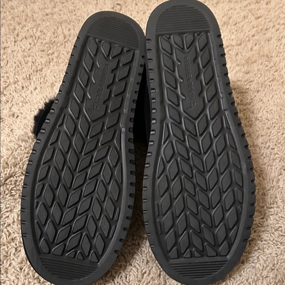 Koolaburra Black Suede Ankle Booties with Fur Lining NEW Sz 10 - Picture 5 of 6